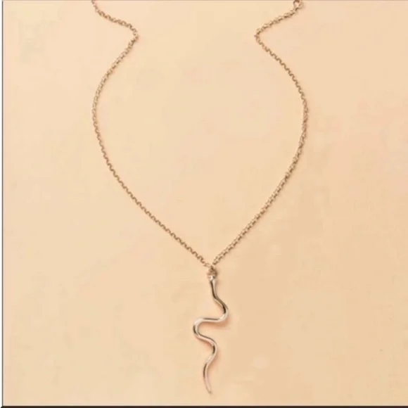 Last one! Best seller! 5 stars! Gold Snake chain necklace - Picture 5 of 5